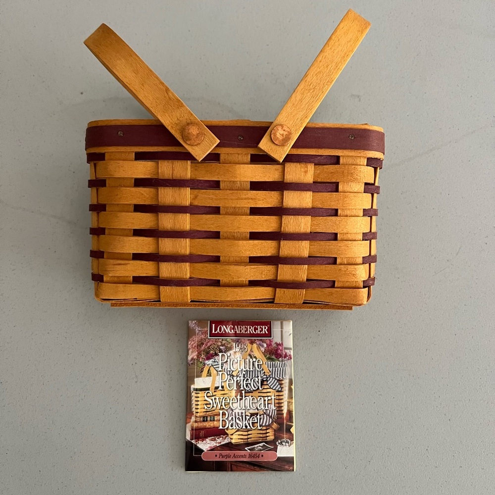 Longaberger 1998 Picture Perfect Sweetheart Basket w/purple accent weaves